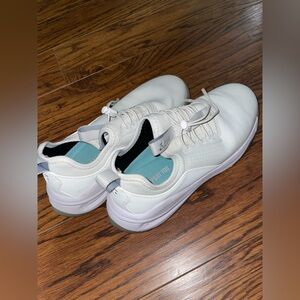 Clove Women’s Classic Brilliant White Shoes